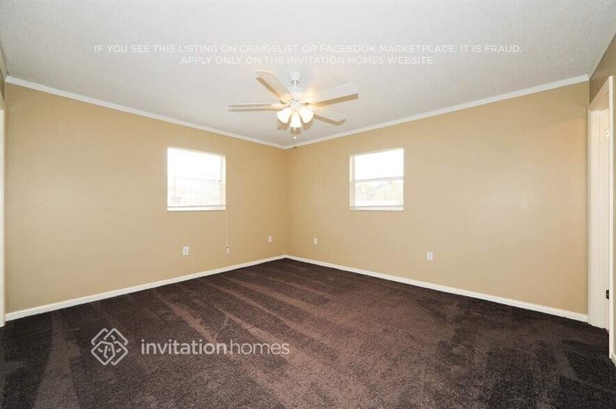 Building Photo - 6029 Christina Dr E