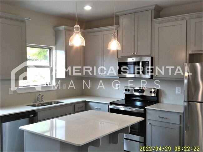 Building Photo - Spacious Home for Rent in Meridianville, AL... Available to View Now!!!