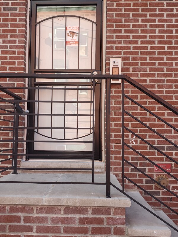 Building Photo - 953 Belmont Ave