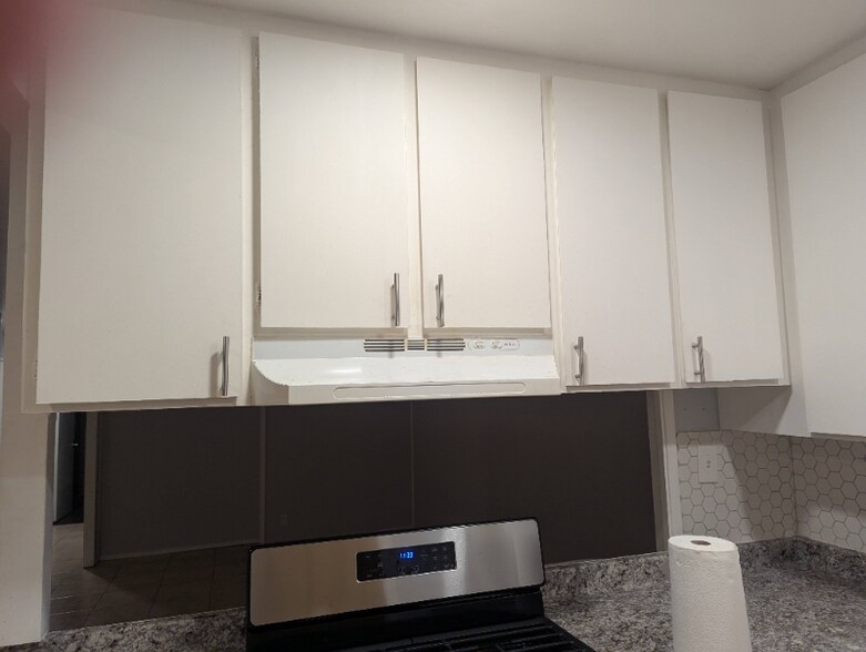 Building Photo - 709 Adeline Pl