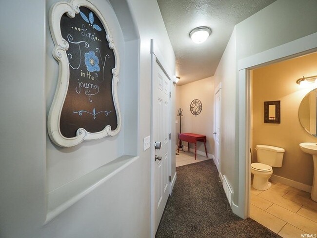 Building Photo - 1646 Venetian Way