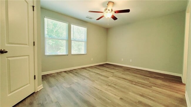 Building Photo - 2566 Piering Dr