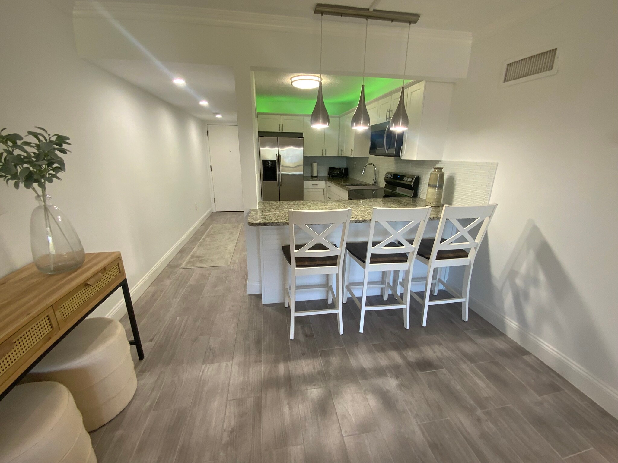 Building Photo - 6444 Collins Ave