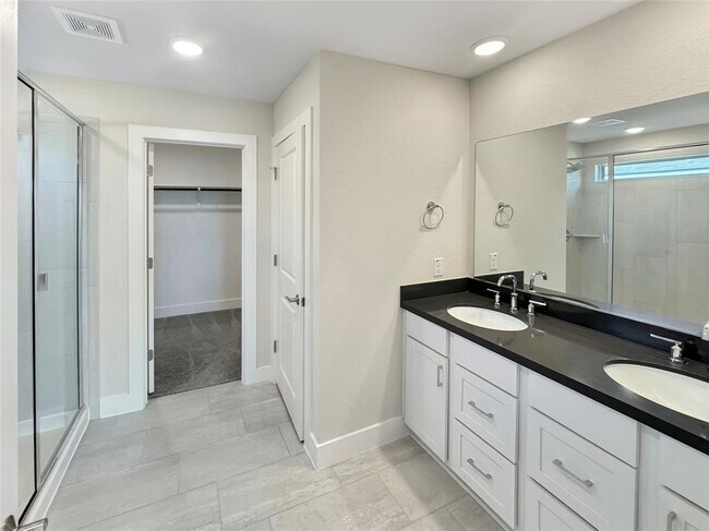 Building Photo - 1704 Carvin Wy