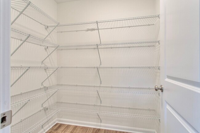 Building Photo - 178 Sitting Bull Dr