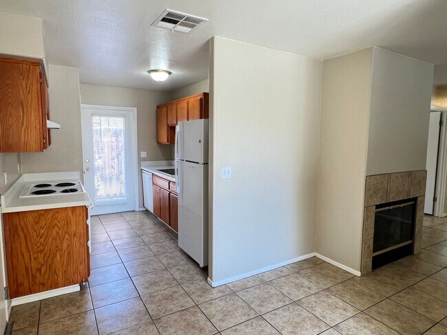 Building Photo - 1320 Reddick Ln