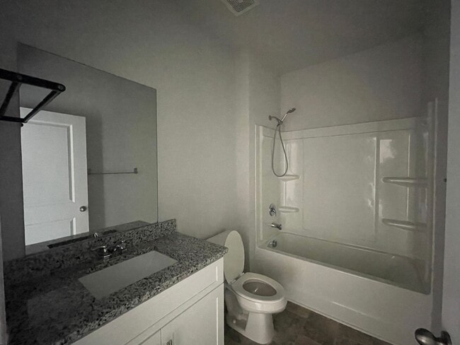 Building Photo - 4 Bed, 2 Bath New Build