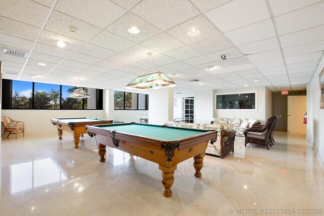 Building Photo - 5600 N Flagler Dr