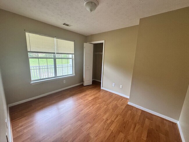 Building Photo - 753 Nelson Rd