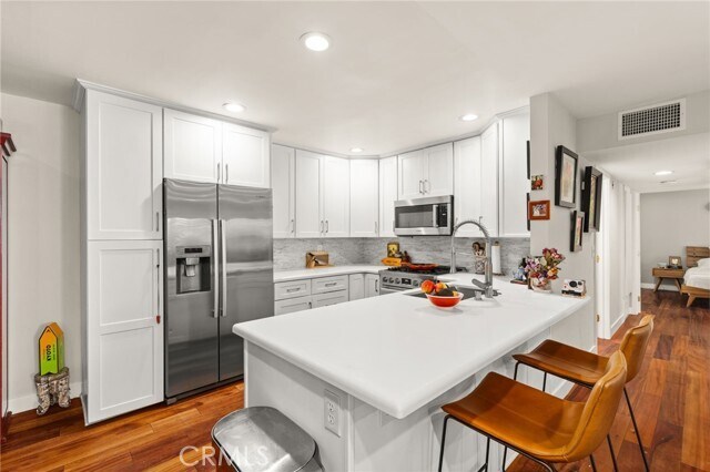 Building Photo - 3860 Amberly Dr