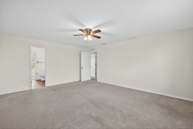 Building Photo - 4 Bedroom Home 2 Story