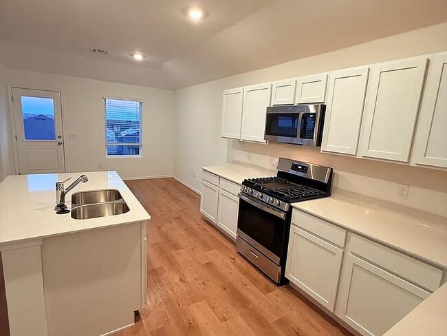 Building Photo - 1840 Black Poplar Wy