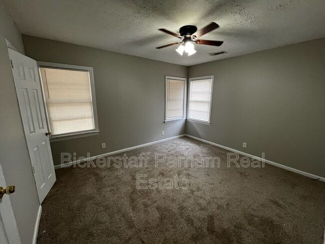 Building Photo - 1077 Dunbar Ave