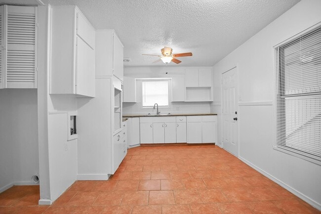 Building Photo - 1307 61st St