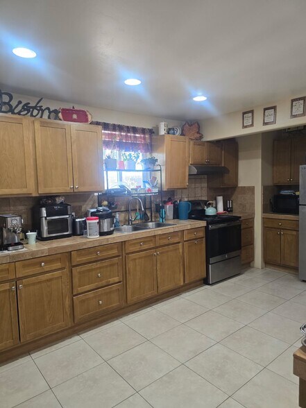 Kitchen - 1155 S Page Springs Rd