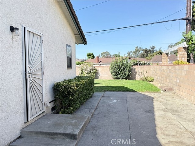 Building Photo - 657 S Evanwood Ave