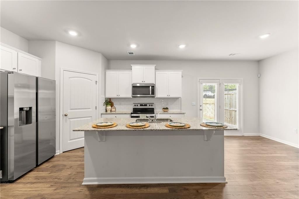 Building Photo - 300 Stoneybrook Dr