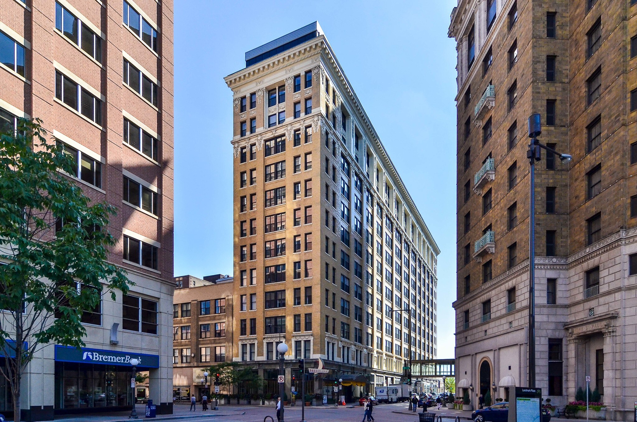 Building Photo - 350 St Peter St