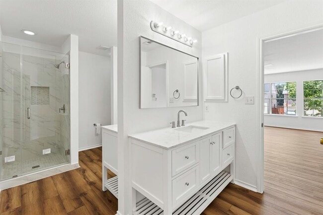 Building Photo - 2431 Lavendale Ct