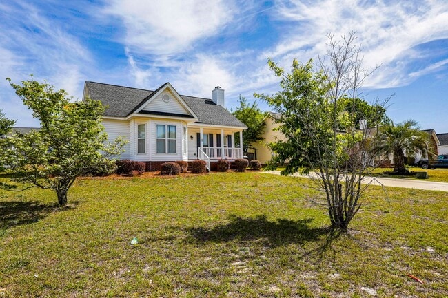 Building Photo - Refined 3-Bedroom Home with New LVP Flooring in Prime West Columbia Location!