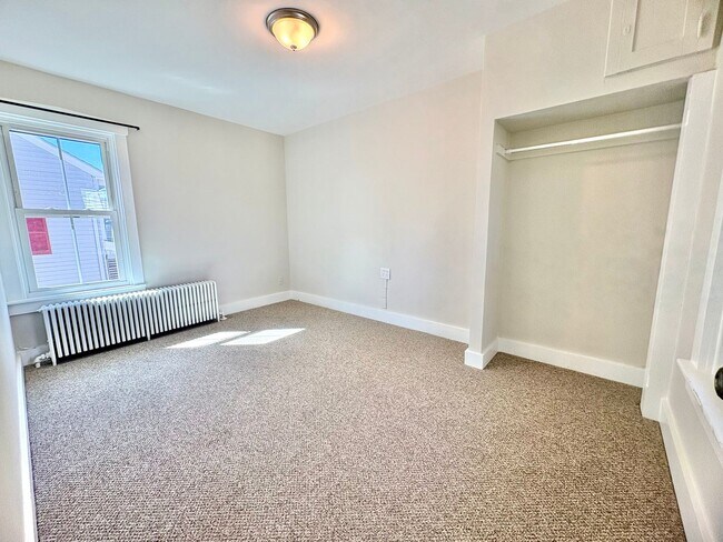 Building Photo - 3 Bedroom 1.5 Bathroom Available in Manheim!