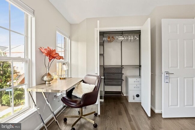 Building Photo - 8078 Sebon Dr