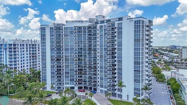 Building Photo - 2841 N Ocean Blvd