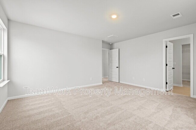 Building Photo - 658 Culpepper St