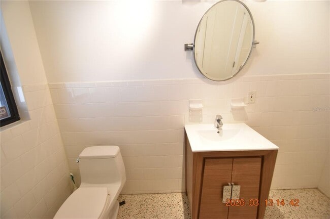 Building Photo - 528 Suwanee Cir