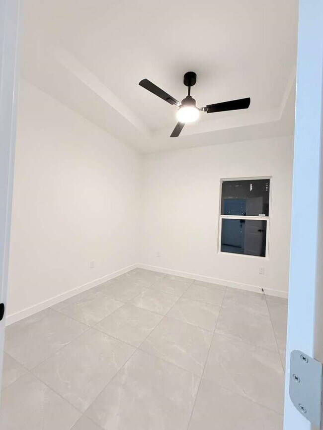 Building Photo - 3431 Lopez