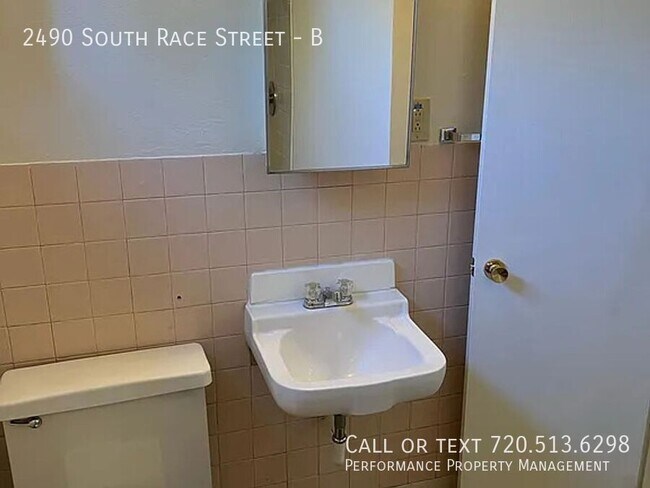 Building Photo - 2490 S Race St