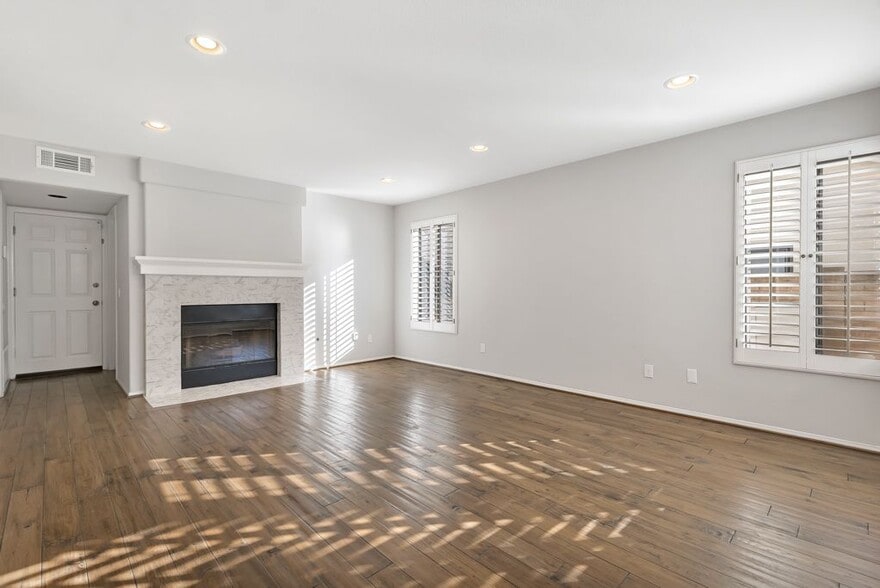 Building Photo - 487 Bernini Ct