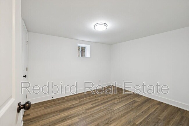 Building Photo - 611 S 12th St