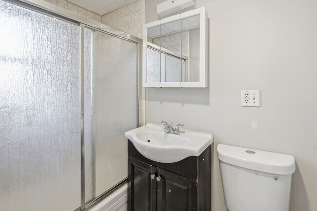 Building Photo - 47 Fox St