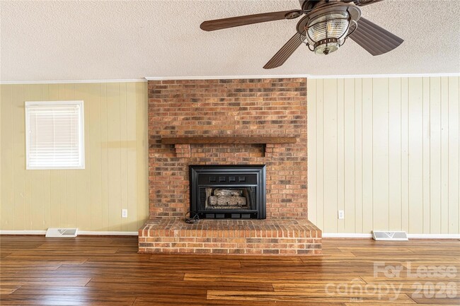 Building Photo - 24752 Kates Dr