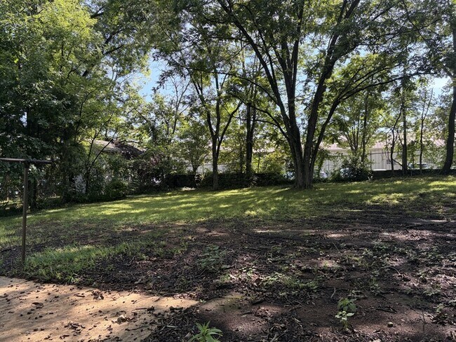 Building Photo - 2 Bed / 1 Bath Rental House in Huntsville, AL 35811