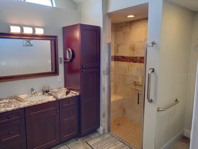 Building Photo - 572 Belvedere Ct