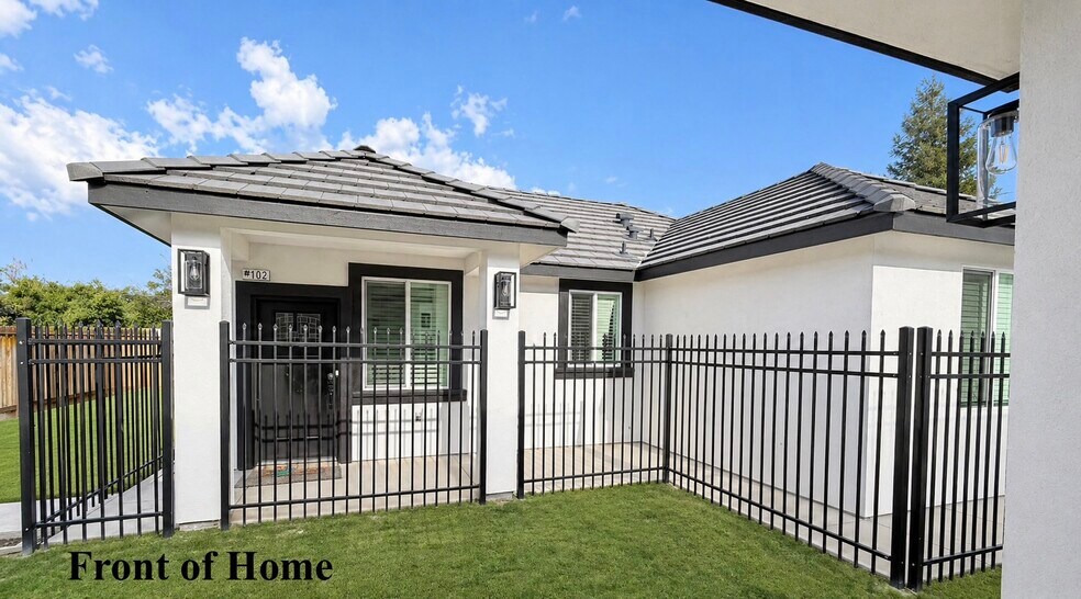 Building Photo - 590 N Lincoln Ave