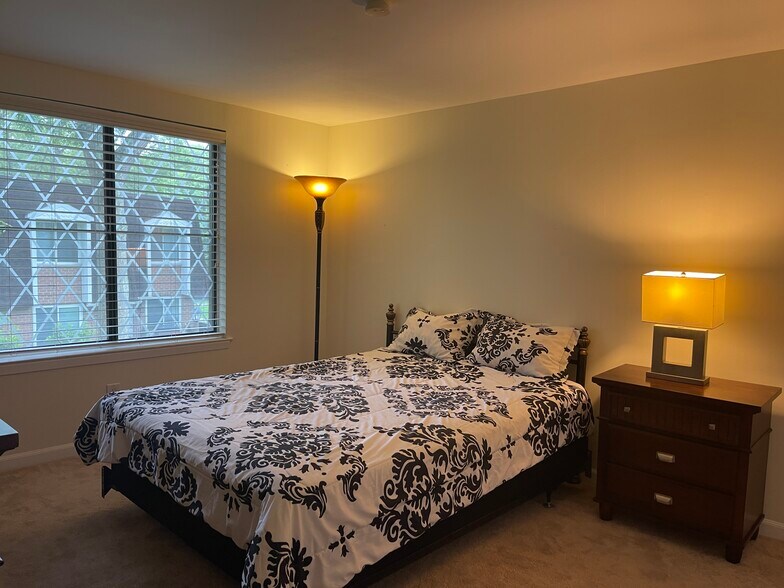Bedroom #2 / 2nd Floor - 158 Cambridge Dr