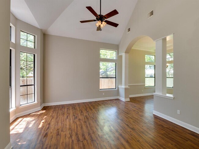 Building Photo - 3944 Kristencreek Ln