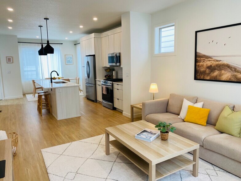 Building Photo - 3942 SE Gladstone St