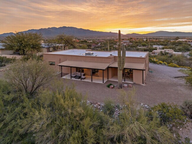 Building Photo - 5190 W Pso Del Barranco