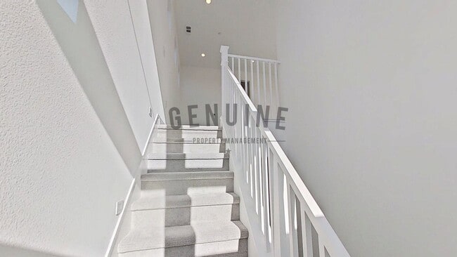 Building Photo - Spacious 4Bd 4Ba Tri-Level Home in Luna Park Community in Irvine