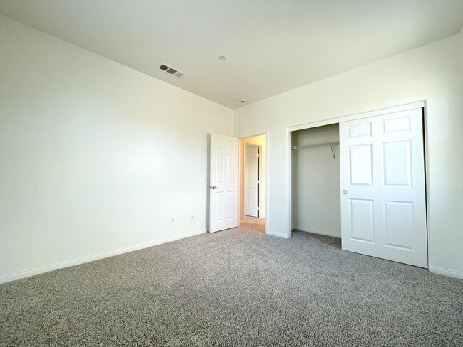 Building Photo - Two-Story 4-Bedroom Condo In Montclair's G...