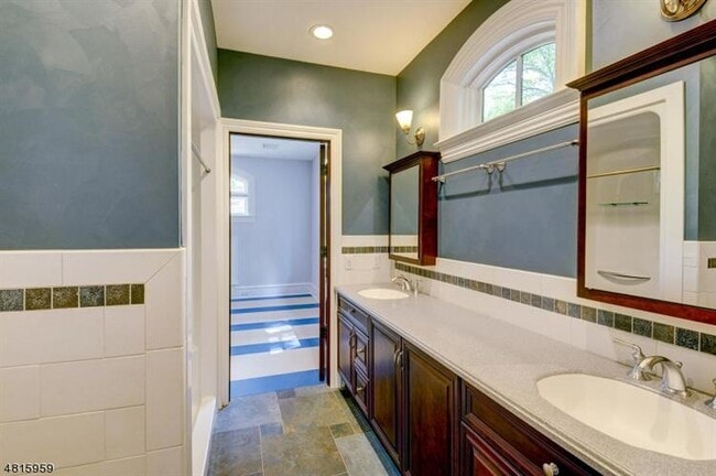 Building Photo - 318 Franklin Rd