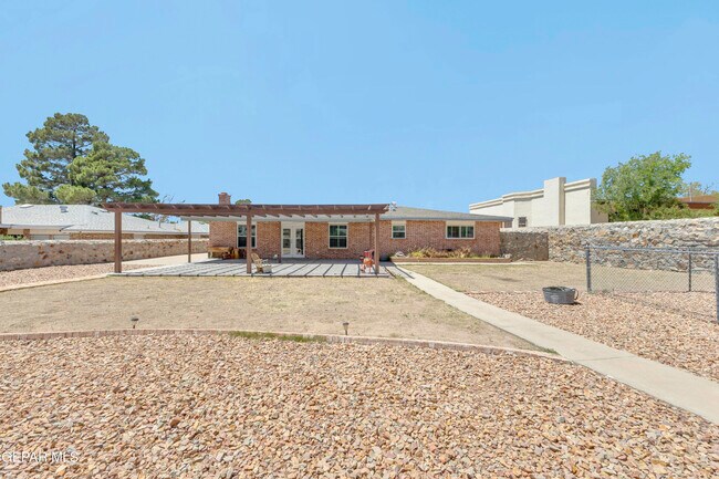 Building Photo - 7112 Ramada Dr