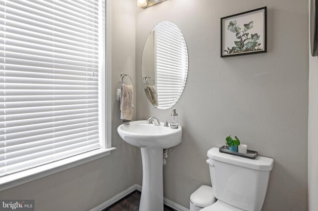 Building Photo - 1310 Jackson St