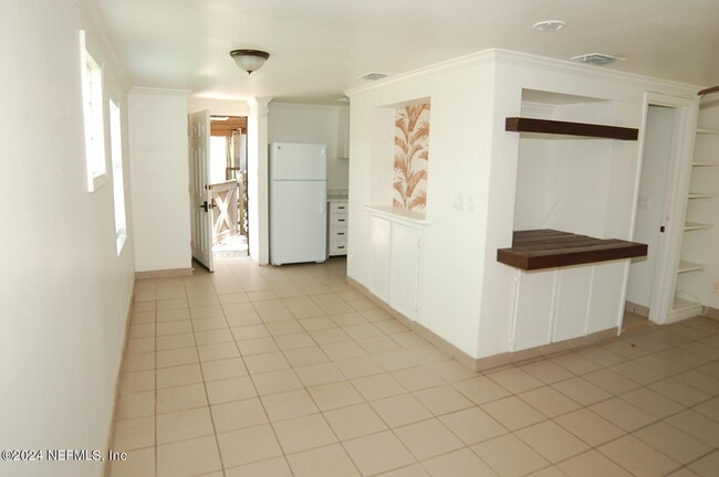 Primary Photo - 222 7th Ave S