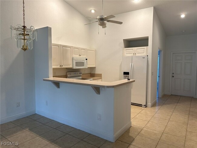 Building Photo - 423 SE 23rd Pl