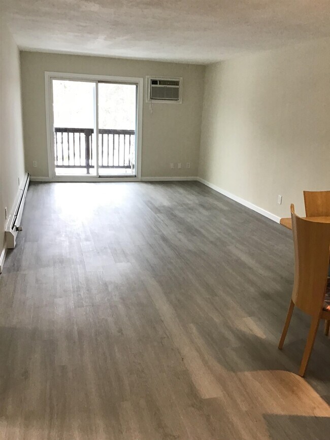 Building Photo - 210 Brook Village Rd